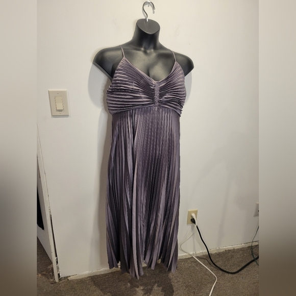 Banana republic size 18 solaire pleated midi dress plum colored - Picture 1 of 6